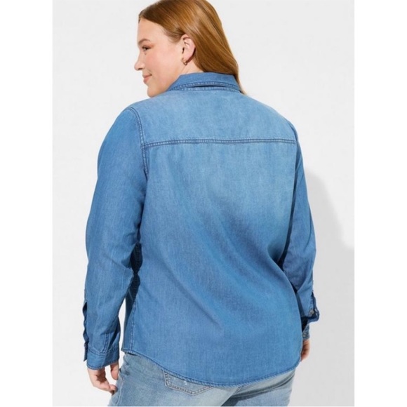 Torrid “Taylor” Medium Wash Denim Button-Down Chambray Shirt - Picture 2 of 11